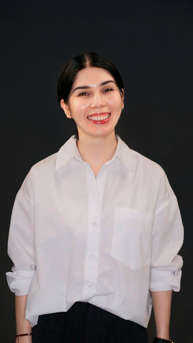 Артем керамист частной зуботехнической лаборатории Алматы воплощает точные зубные конструкции