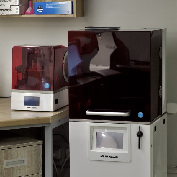 3D принтеры для стоматологического 3D принтинга в лаборатории протезирования Алматы.