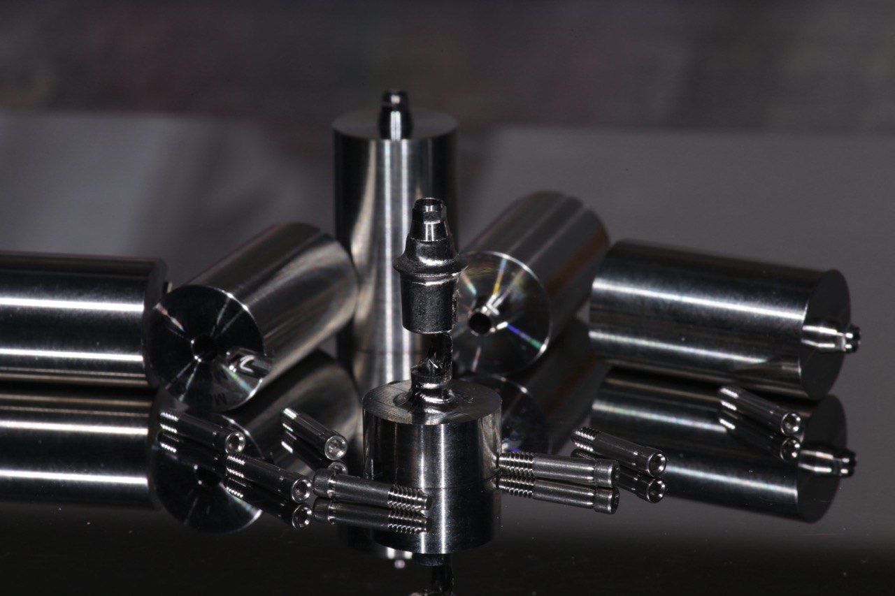 Pre-milled абатмент: Фрезеровка зубов Алматы для точных абатментов в зуботехнической лаборатории Казахстан.