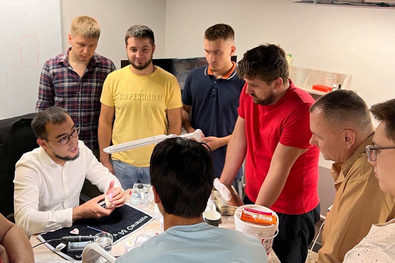 Повышение квалификации в 3D моделировании зубов в лаборатории Алматы