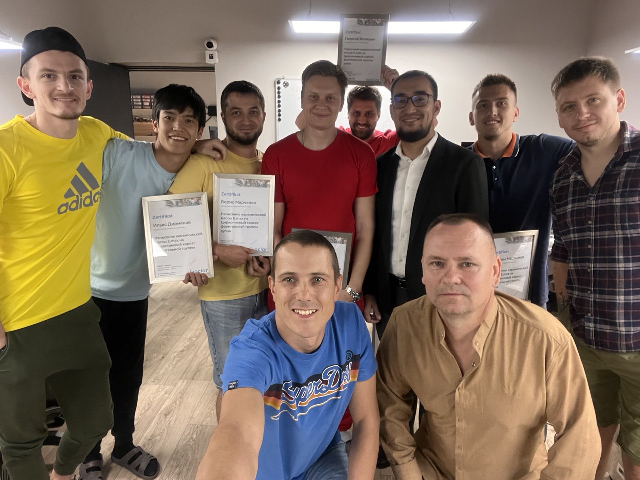 Тренинг по срочному протезированию в лаборатории рядом со стоматологией Алматы