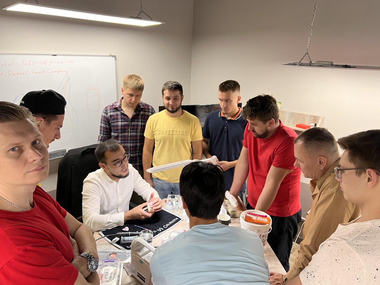 Мастер-класс по эстетическим коронкам e.max Алматы для зубных техников