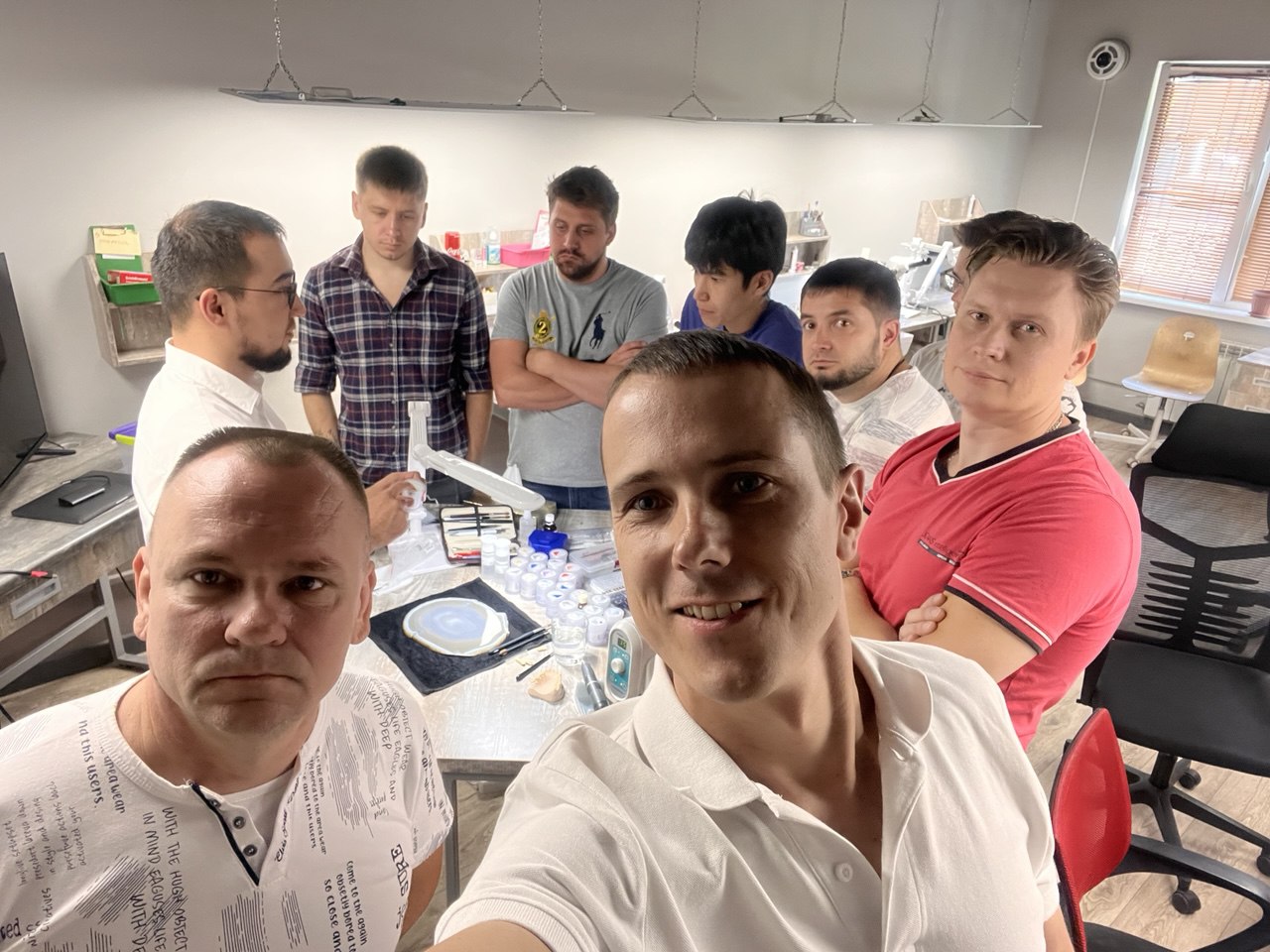 Семинар по изготовлению виниров на зубы Алматы для специалистов